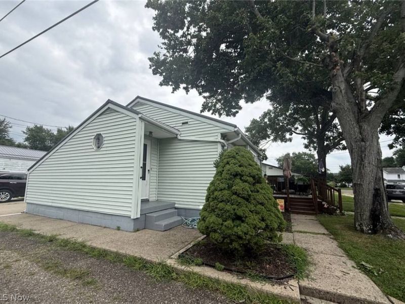 440 Center Street, Newcomerstown, OH 43832 Photo 3
