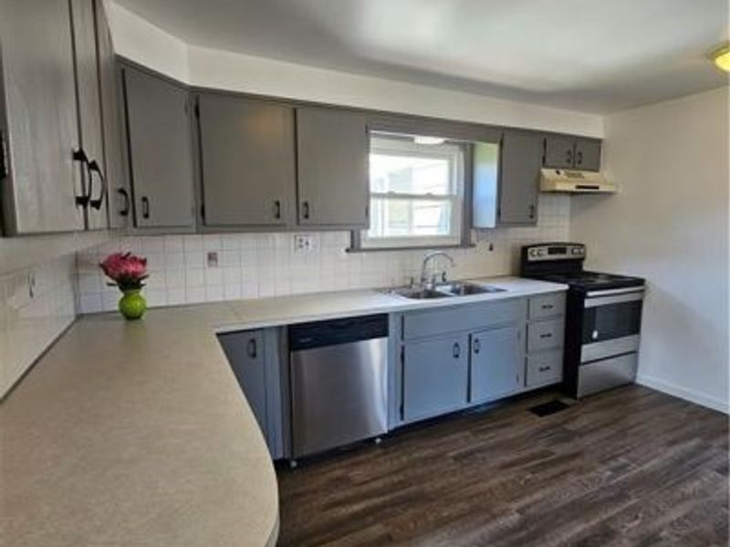 4660 Darrow Road, Stow, OH 44224 Photo 7