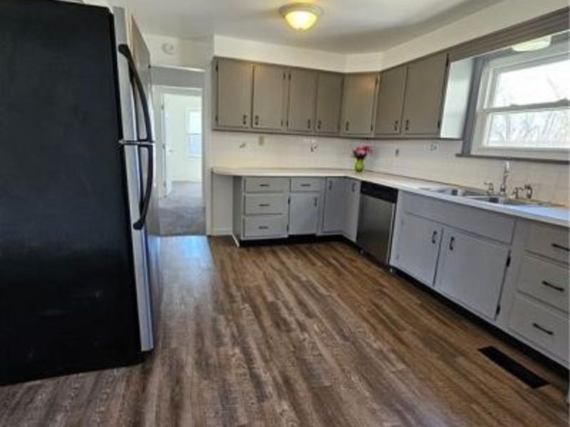 4660 Darrow Road, Stow, OH 44224 Photo 8