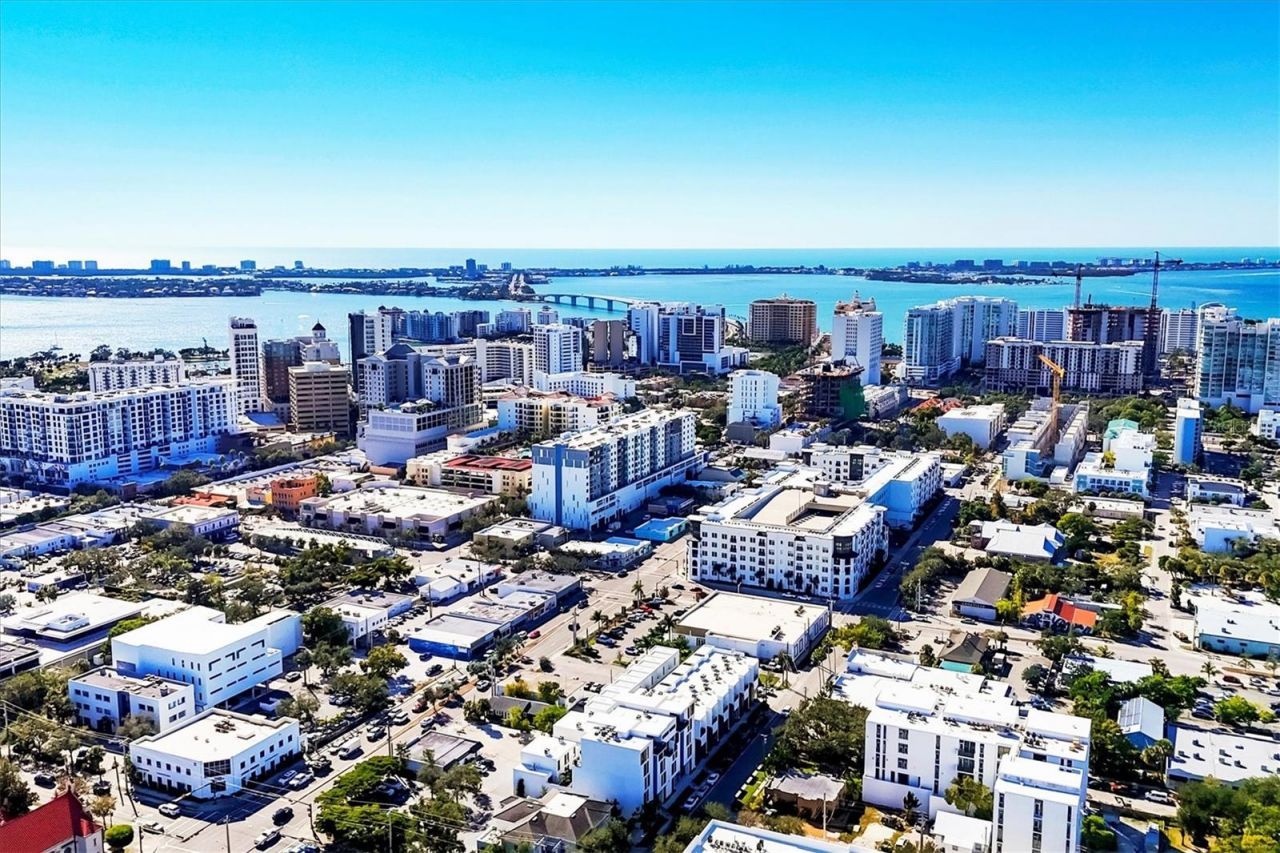 1558 4th Street , Unit 216, Sarasota, FL 34236 Photo