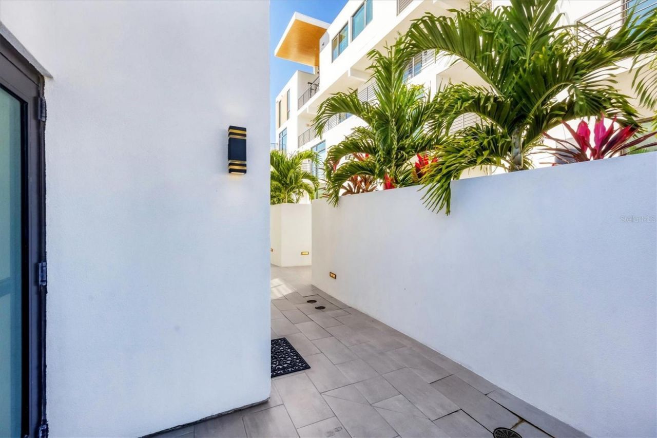 1558 4th Street , Unit 216, Sarasota, FL 34236 Photo