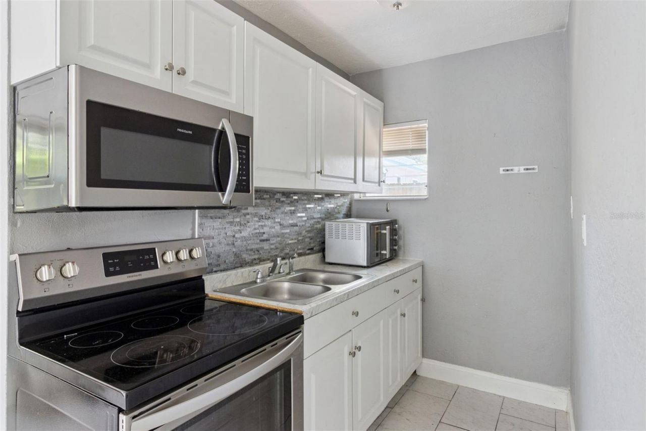 1743 Yale Street S, Saint Petersburg, FL 33712 Photo