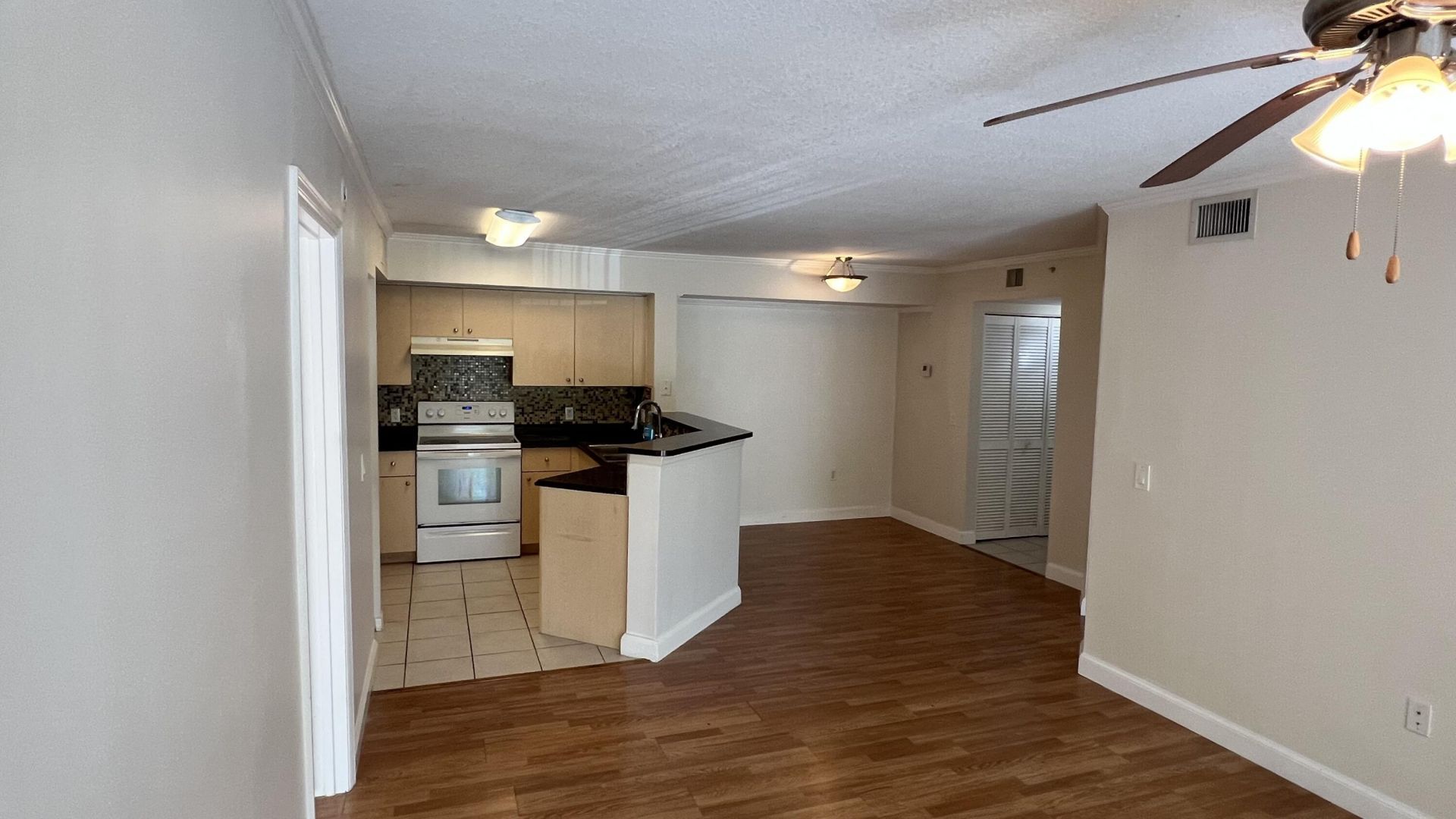 4021 San Marino Boulevard, Unit 205, West Palm Beach, FL 33409 Photo