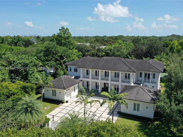 11275 SW 64th Ave, Pinecrest, FL 33156