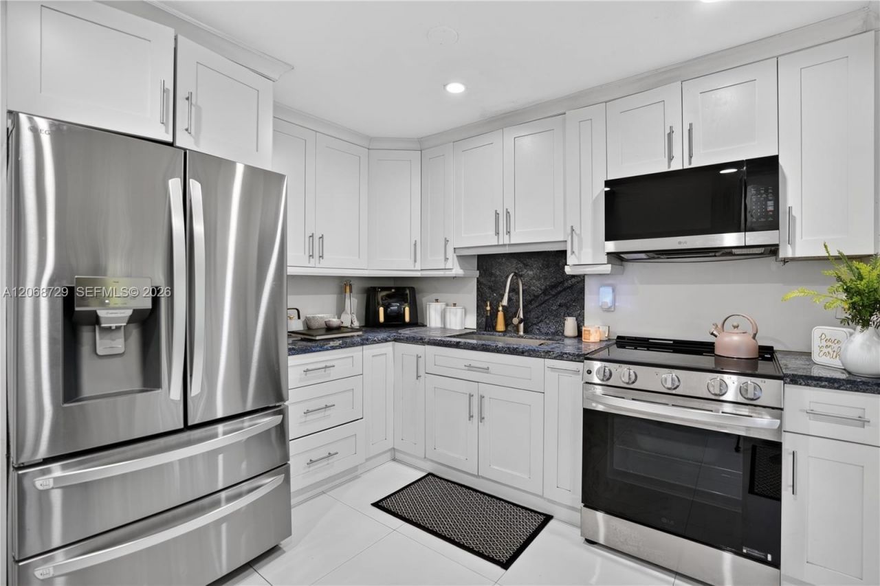 2050 SW 122nd Ave , Unit 21, Miami, FL 33175 Photo