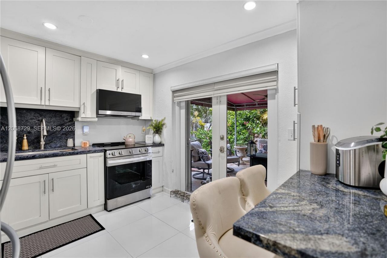 2050 SW 122nd Ave , Unit 21, Miami, FL 33175 Photo