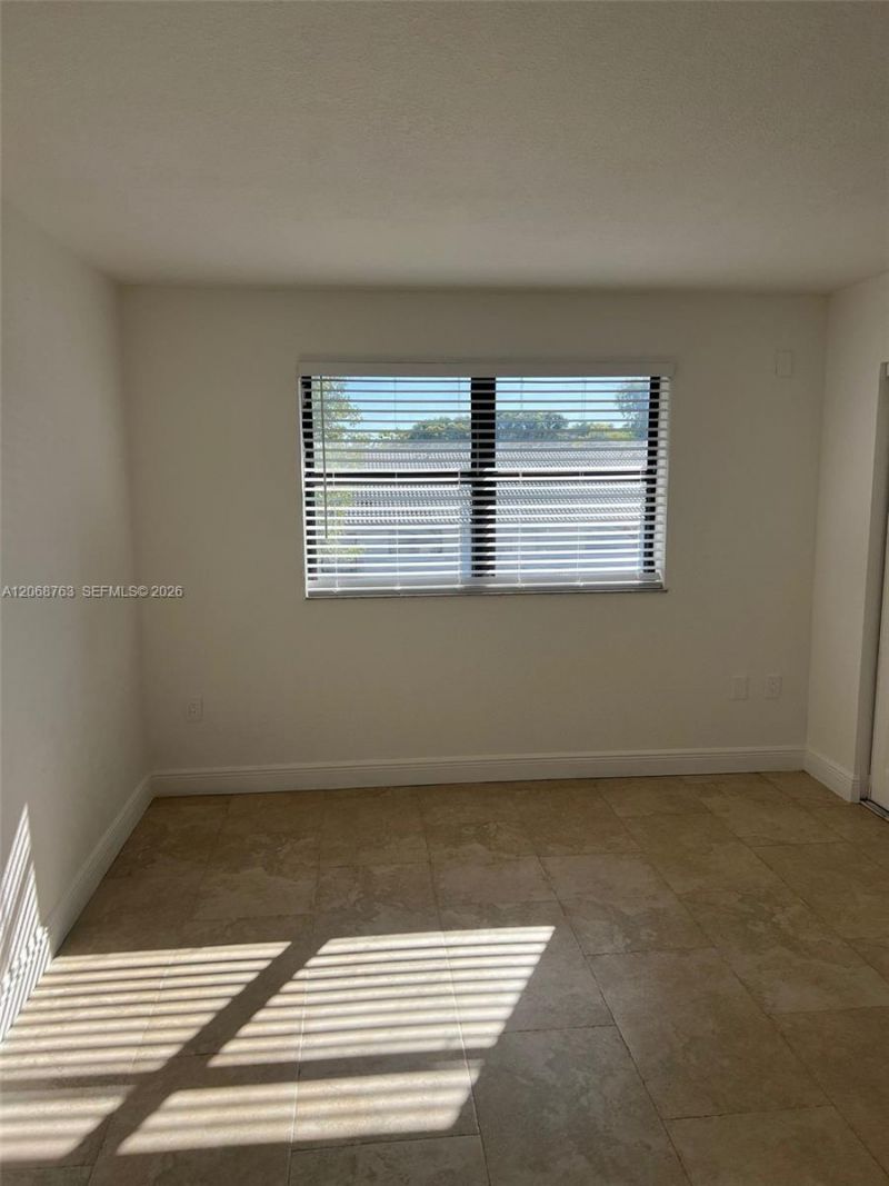 7110 NW 179th St , Unit 310, Hialeah, FL 33015 Photo
