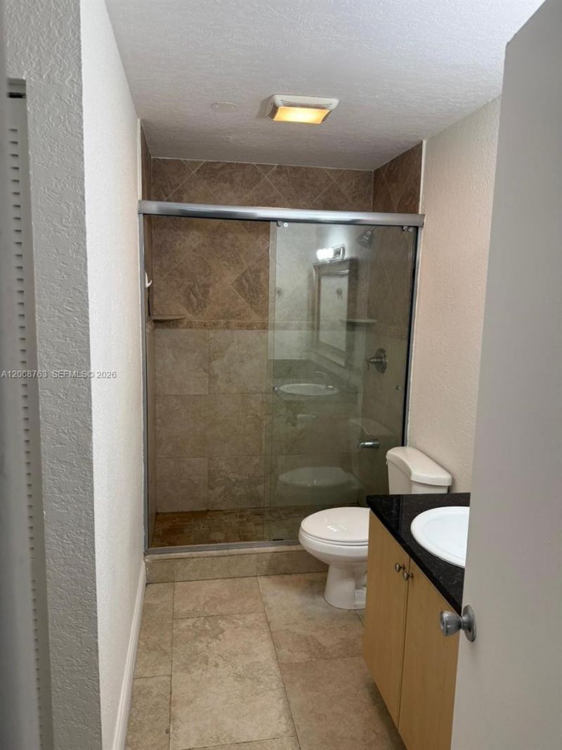 7110 NW 179th St , Unit 310, Hialeah, FL 33015 Photo