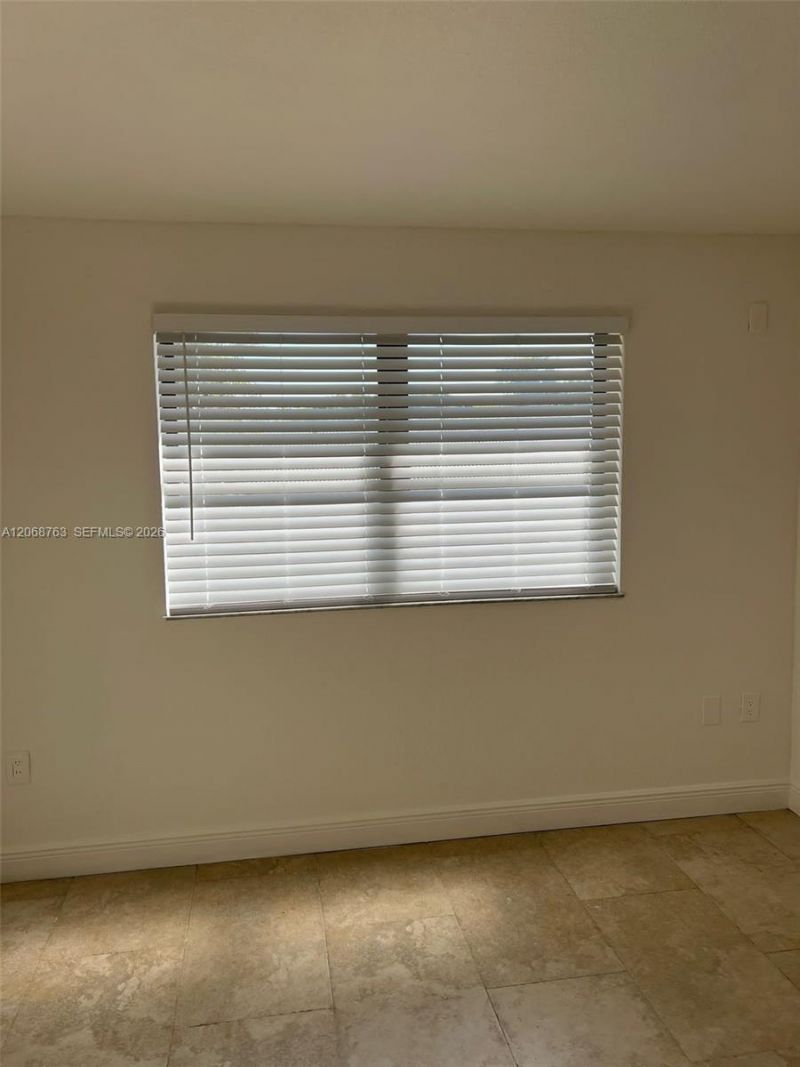 7110 NW 179th St , Unit 310, Hialeah, FL 33015 Photo