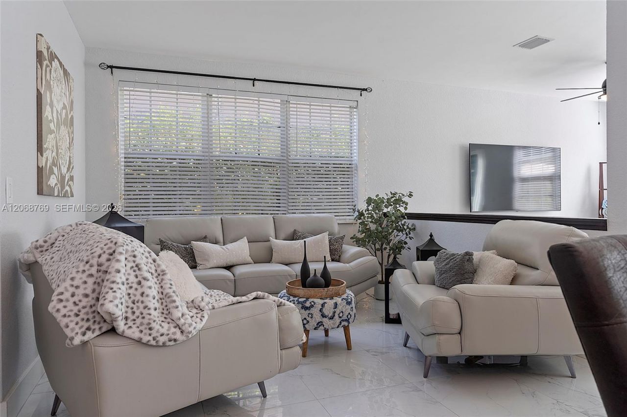 3850 NW 90th Way, Sunrise, FL 33351 Photo