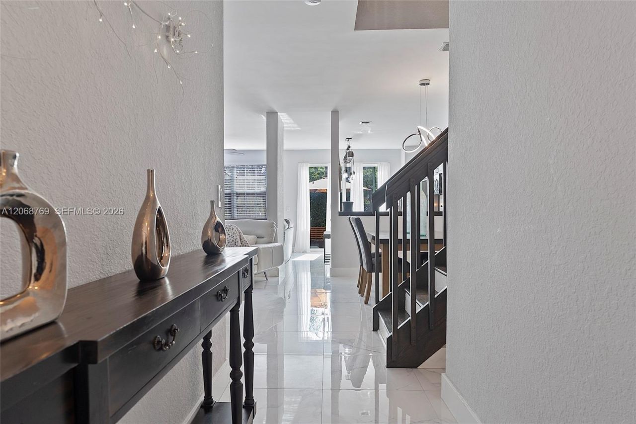 3850 NW 90th Way, Sunrise, FL 33351 Photo