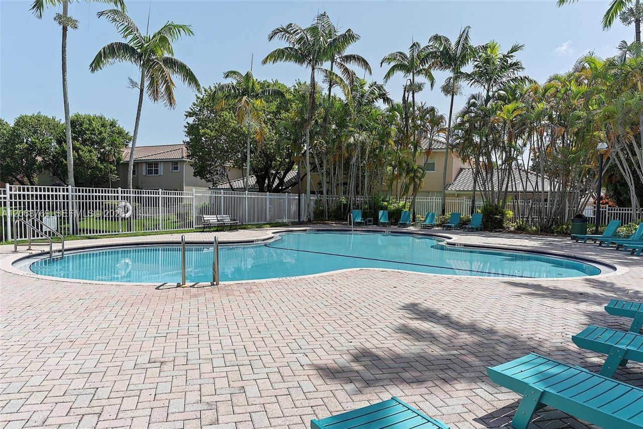 3850 NW 90th Way, Sunrise, FL 33351 Photo