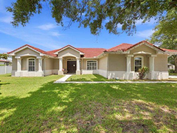 76 Club House Dr, Palm Coast, FL 32137