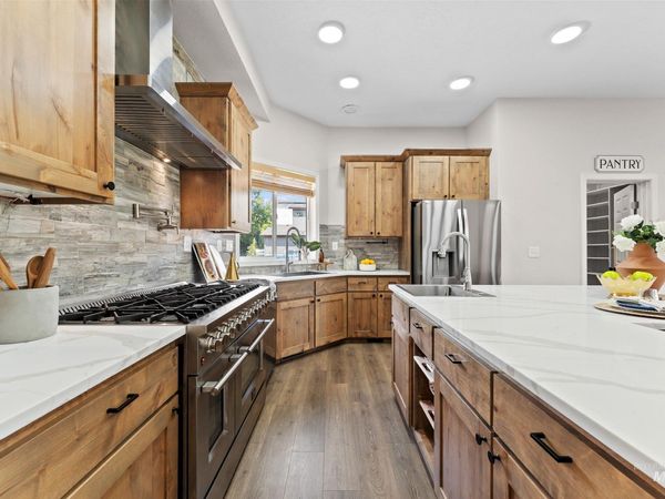 8819 W Holbrook Ave, Boise, ID 83704