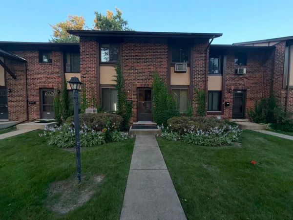 1S255 Dillon Lane , Villa Park, IL 60181