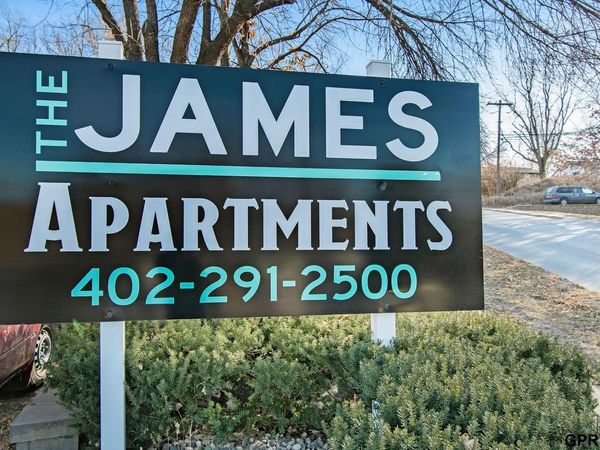 901 James Parkway, Unit 8, Plattsmouth, NE 68048