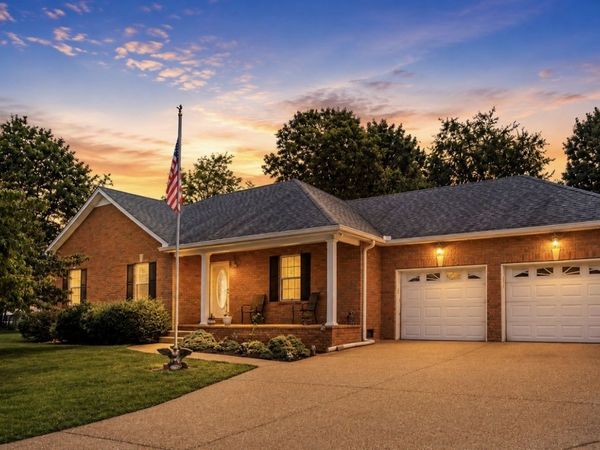 1004 Deann Ct, Cottontown, TN 37048