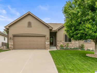 16318 R Street, Omaha, NE 68135