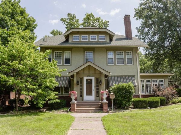 2401 Brady Street , Davenport, IA 52803