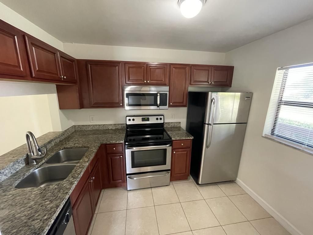 6844 Palmetto Circle S, Unit 201, Boca Raton, FL 33433 Photo