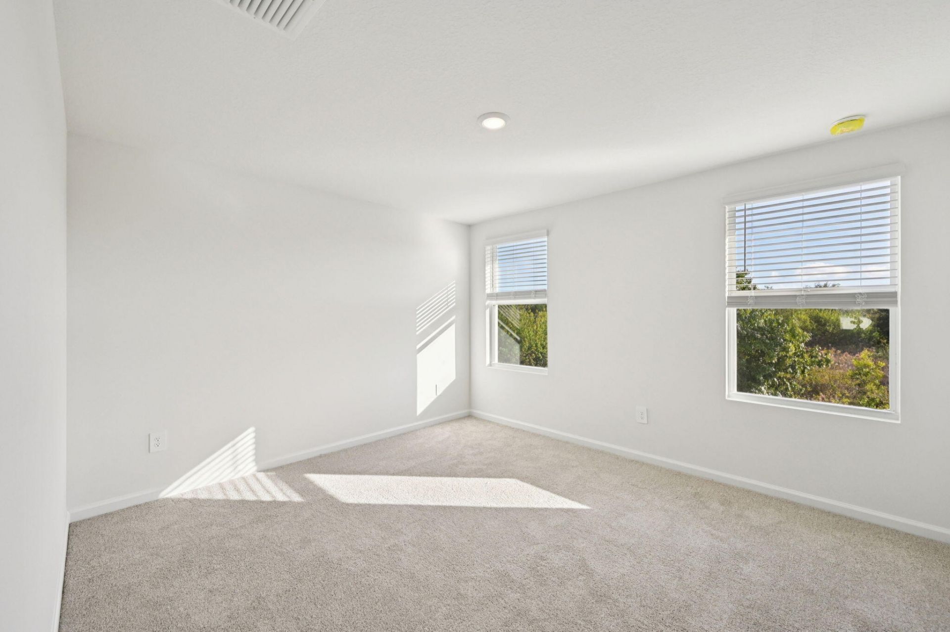 654 Salisbury Circle, Fort Pierce, FL 34982 Photo