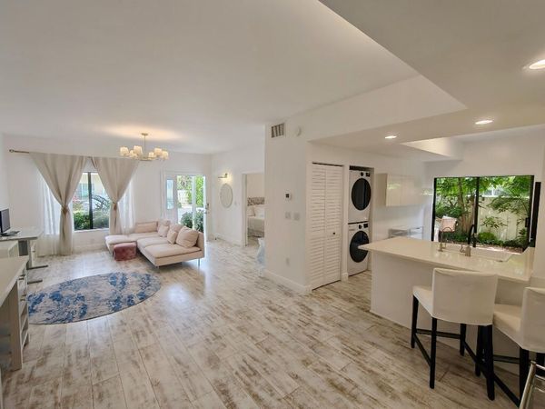 210 BELLA VISTA Court N, Unit 10, Jupiter, FL 33477