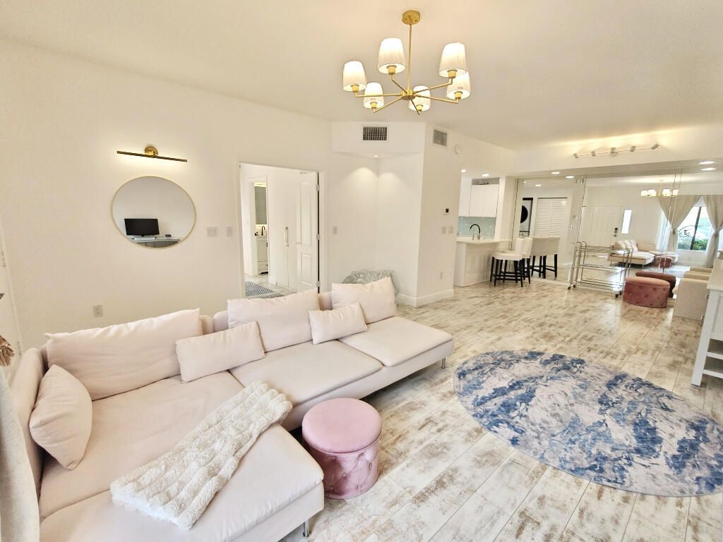 210 Bella Vista Court N, Unit 10, Jupiter, FL 33477 Photo