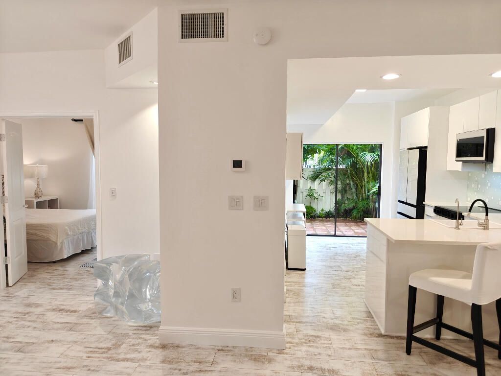 210 Bella Vista Court N, Unit 10, Jupiter, FL 33477 Photo