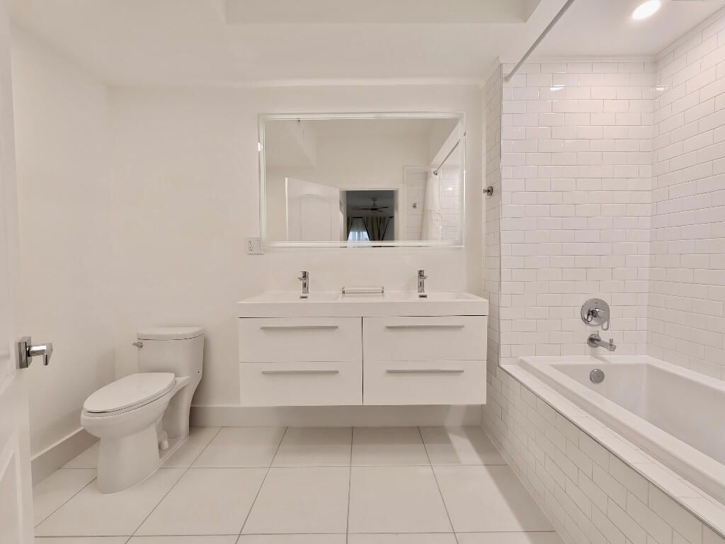 210 Bella Vista Court N, Unit 10, Jupiter, FL 33477 Photo