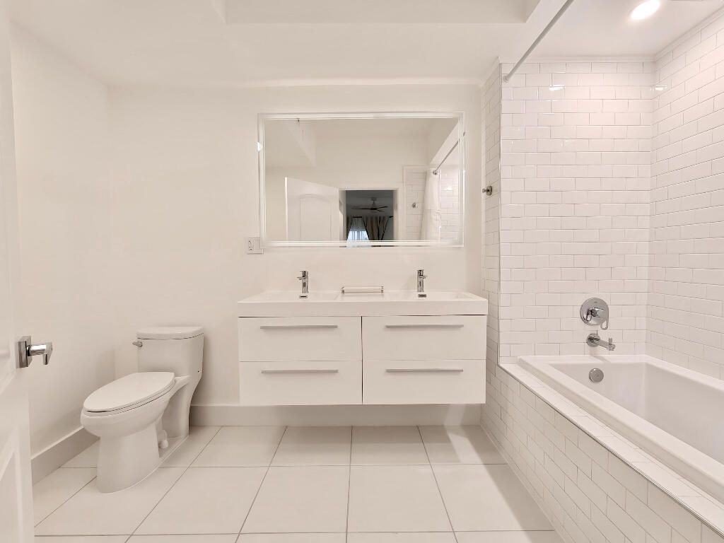 210 Bella Vista Court N, Unit 10, Jupiter, FL 33477 Photo