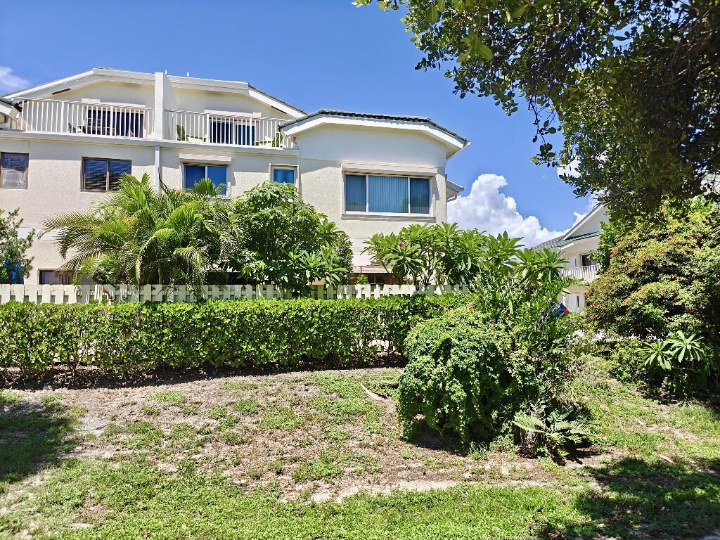 210 Bella Vista Court N, Unit 10, Jupiter, FL 33477 Photo