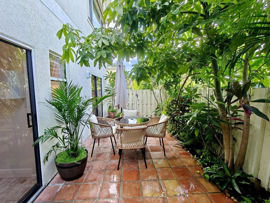 210 Bella Vista Court N, Unit 10, Jupiter, FL 33477 Photo