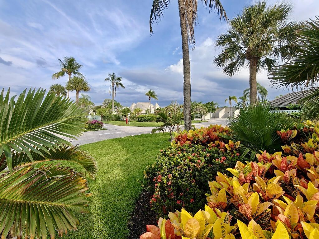 210 Bella Vista Court N, Unit 10, Jupiter, FL 33477 Photo