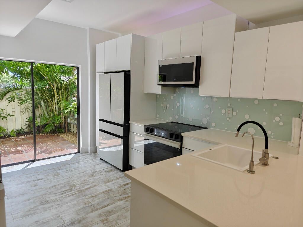 210 Bella Vista Court N, Unit 10, Jupiter, FL 33477 Photo