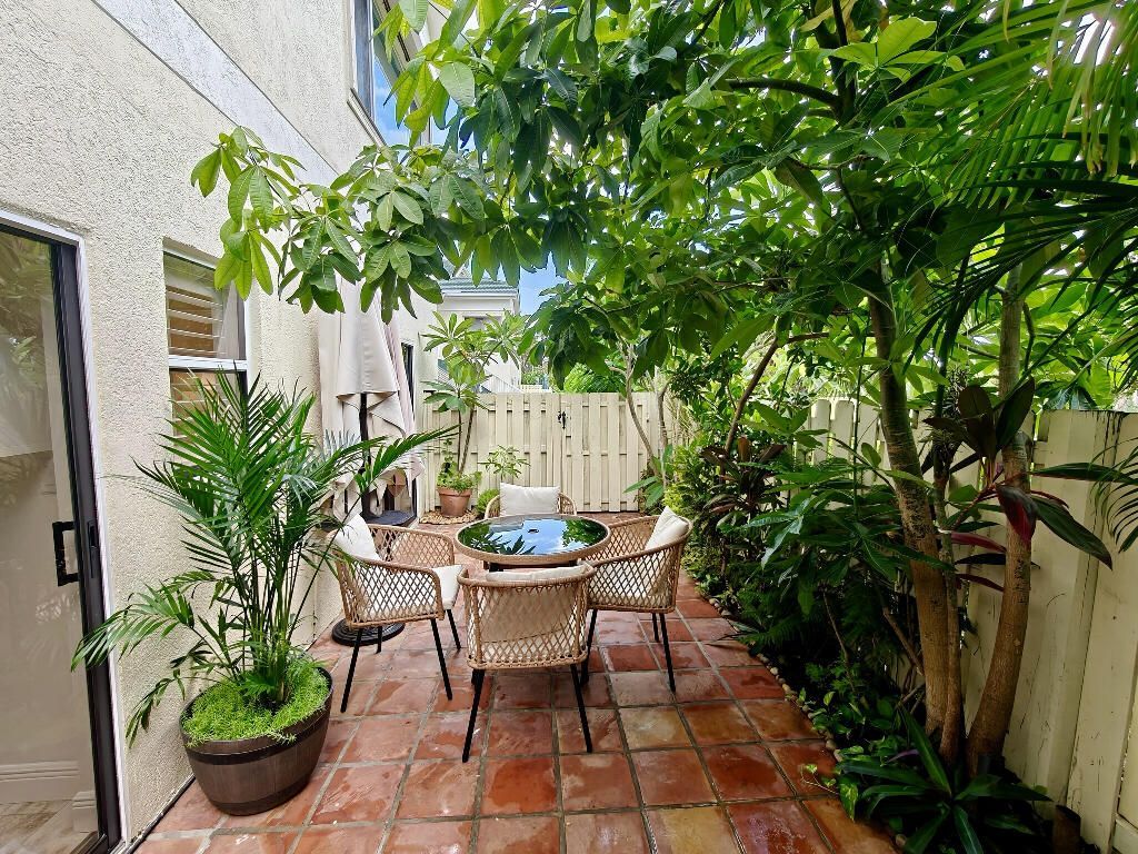 210 Bella Vista Court N, Unit 10, Jupiter, FL 33477 Photo