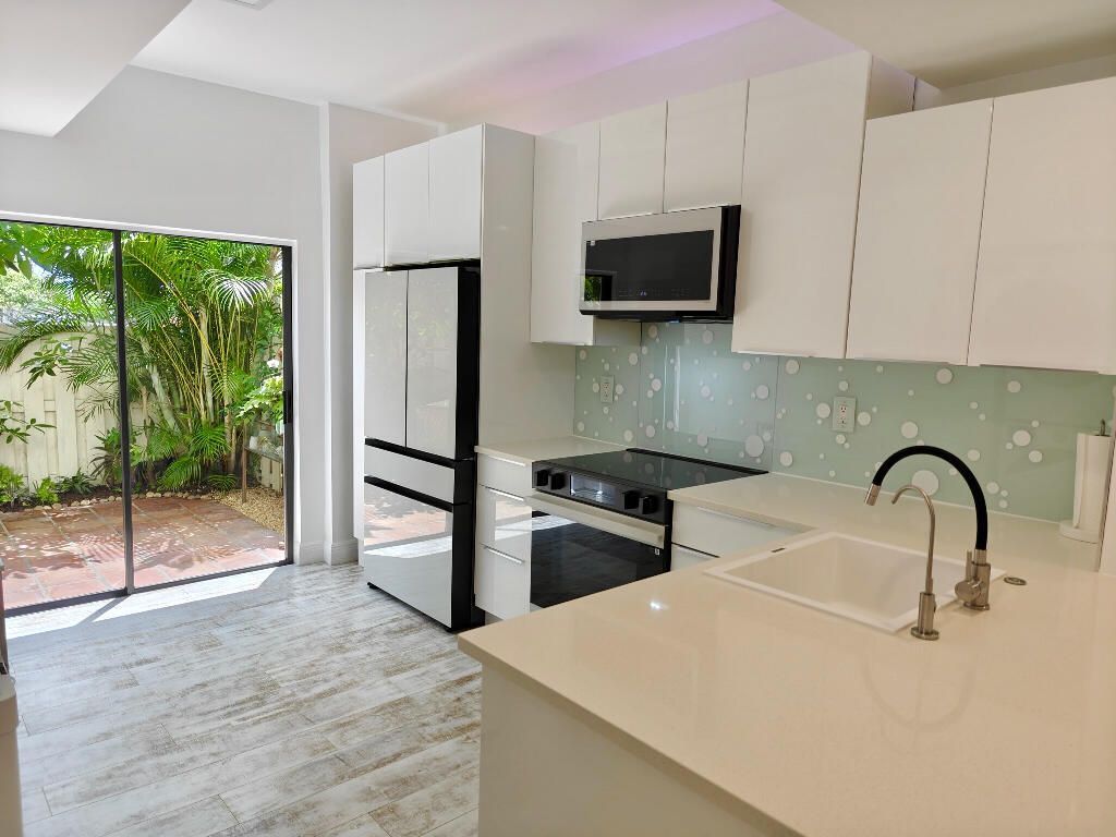 210 Bella Vista Court N, Unit 10, Jupiter, FL 33477 Photo