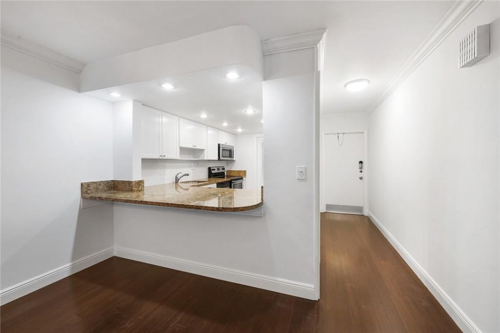 815 Middle River Drive, Unit 205, Fort Lauderdale, FL 33304 Photo