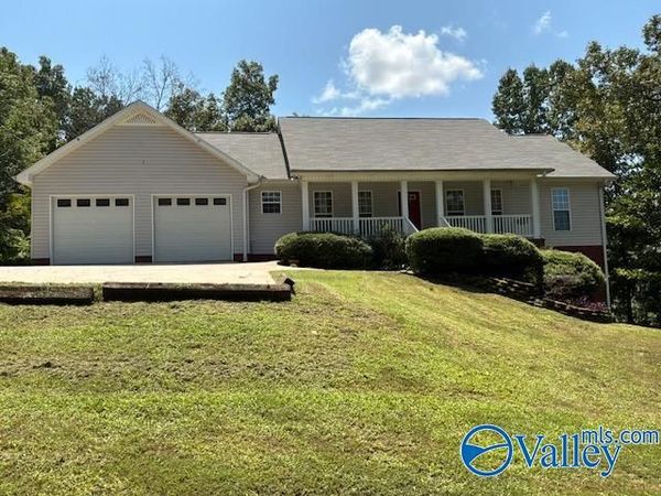 424 Fieldon Avenue, Glencoe, AL 35905