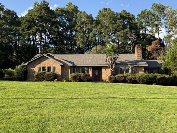 112 Greenwood Dr., Hattiesburg, MS 39402
