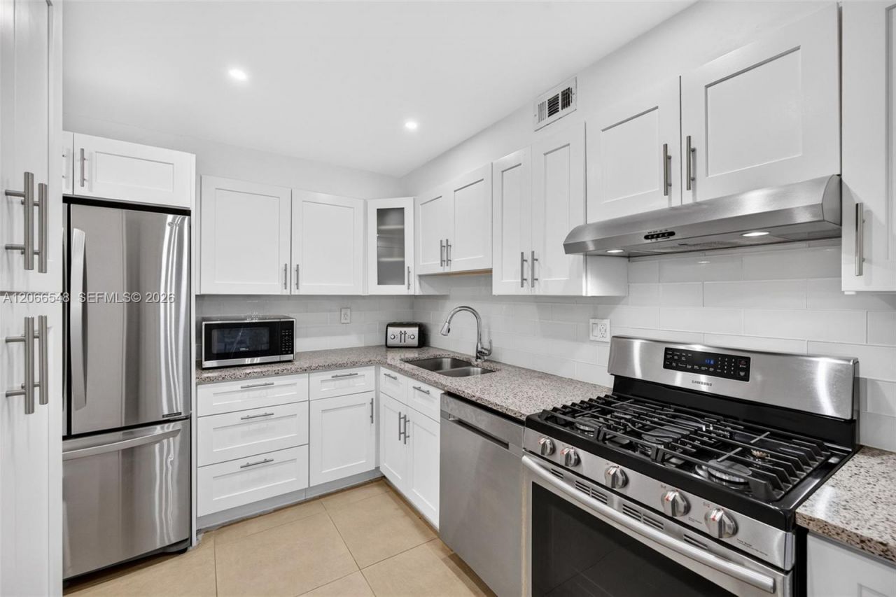 2030 S Ocean Dr, Unit 1218, Hallandale Beach, FL 33009 Photo