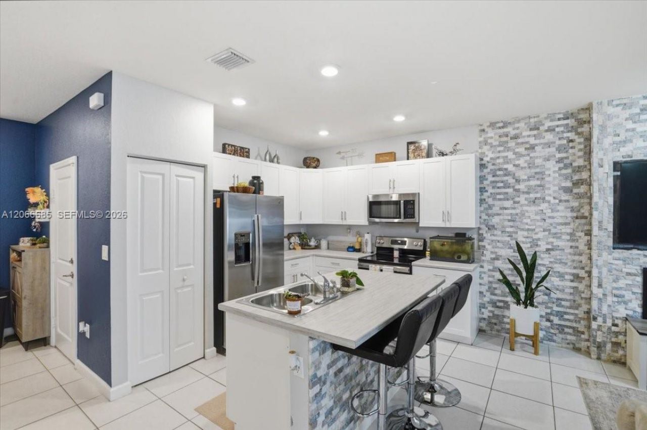 3378 W 112th St , Hialeah, FL 33018 Photo