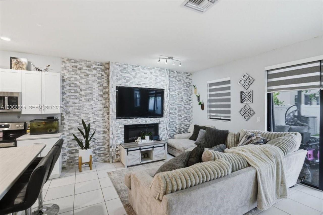 3378 W 112th St , Hialeah, FL 33018 Photo