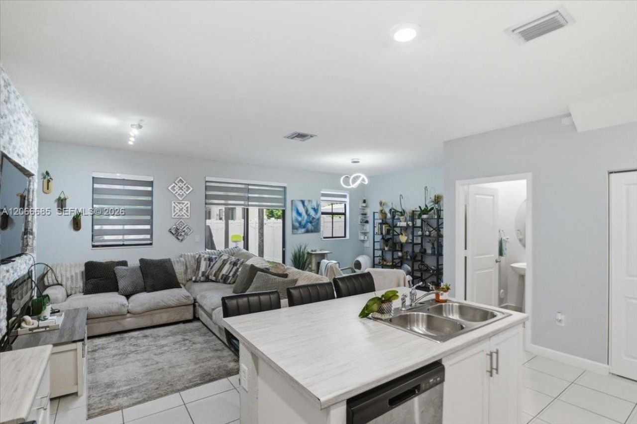 3378 W 112th St , Hialeah, FL 33018 Photo
