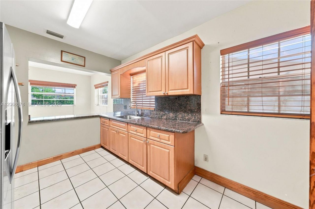 6710 SW 29th St, Miami, FL 33155 Photo