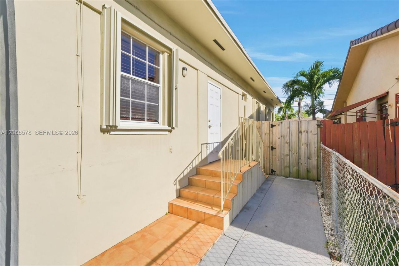 6710 SW 29th St, Miami, FL 33155 Photo