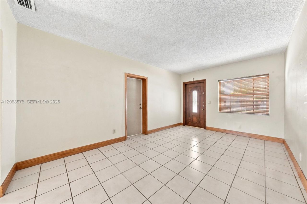 6710 SW 29th St, Miami, FL 33155 Photo