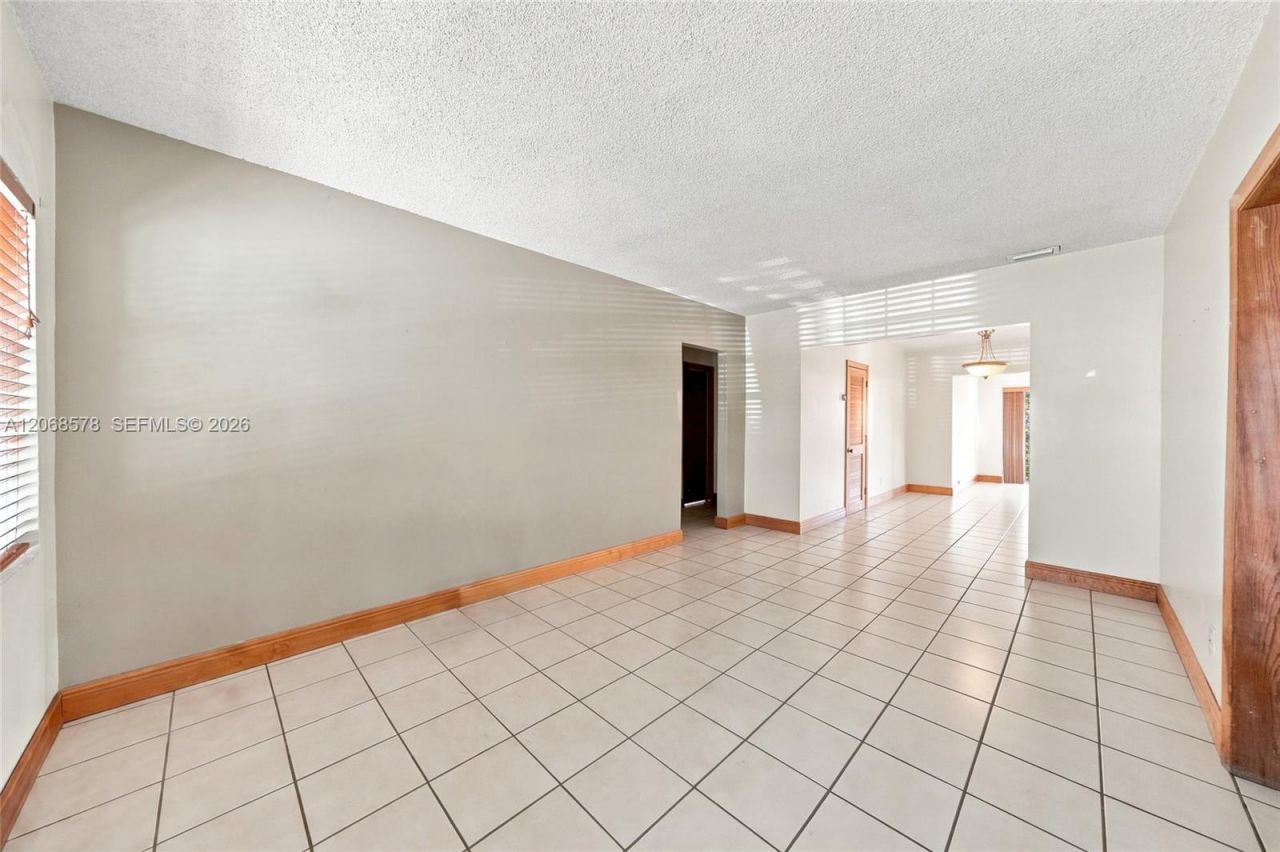 6710 SW 29th St, Miami, FL 33155 Photo