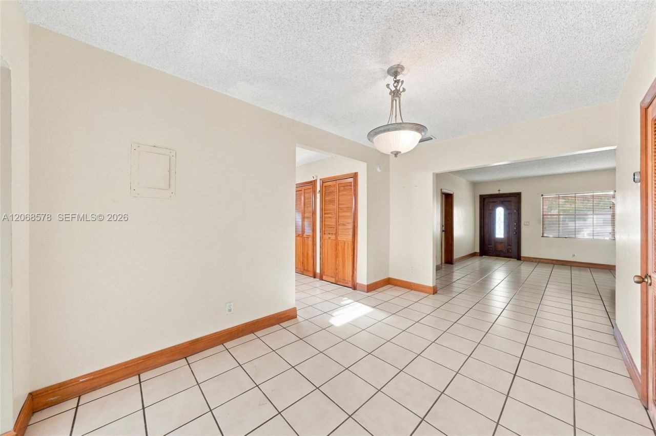 6710 SW 29th St, Miami, FL 33155 Photo