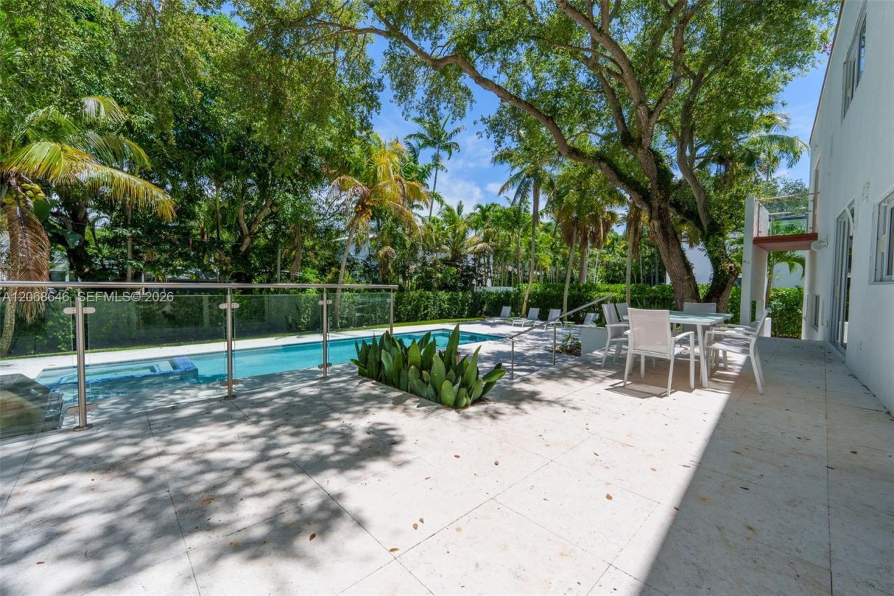7277 SW 165th St , Palmetto Bay, FL 33157 Photo