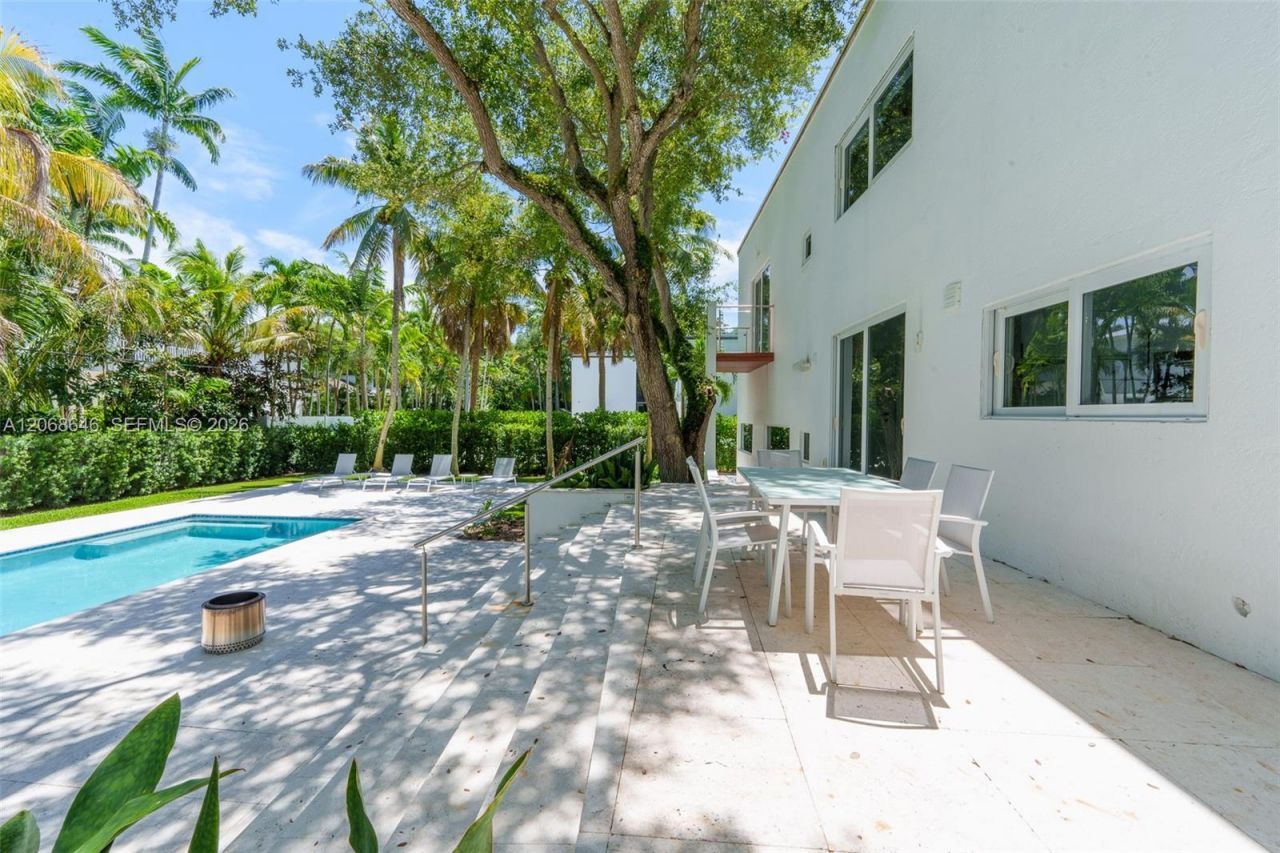 7277 SW 165th St , Palmetto Bay, FL 33157 Photo